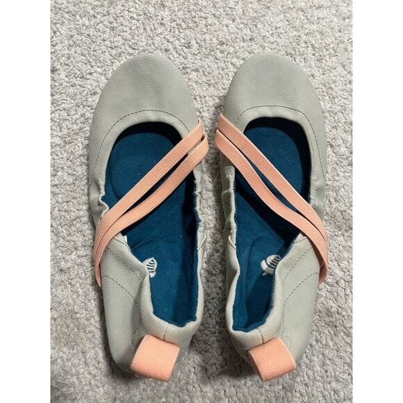 Acorn Women's Size 7 Maureen Strap Leather Ballet Flat Slippers Shoes Cream/Gray - Picture 1 of 10